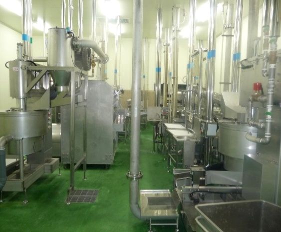 セイコンの工場での機械製作風景